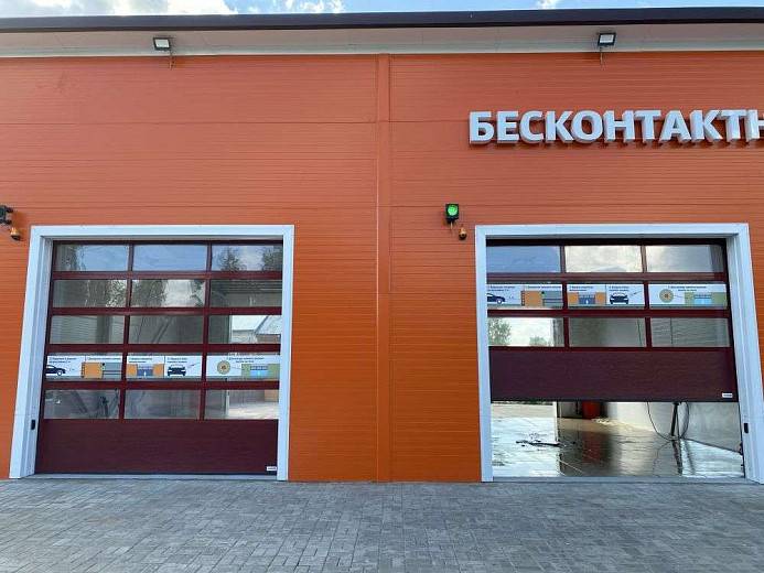 Панорамные ворота в автомойку Панорамные ворота в автомойку