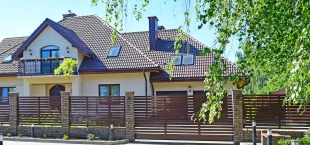 Заборы с откатными воротами